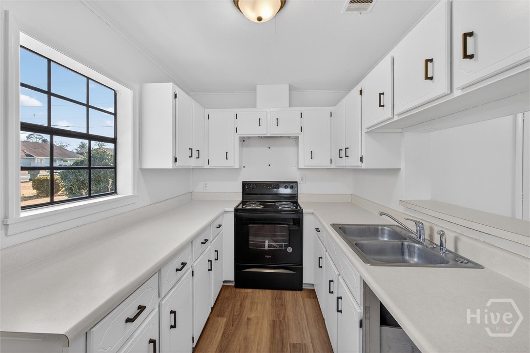 370 South 6th Street Jesup, GA 31545 - Photo 9 of 15