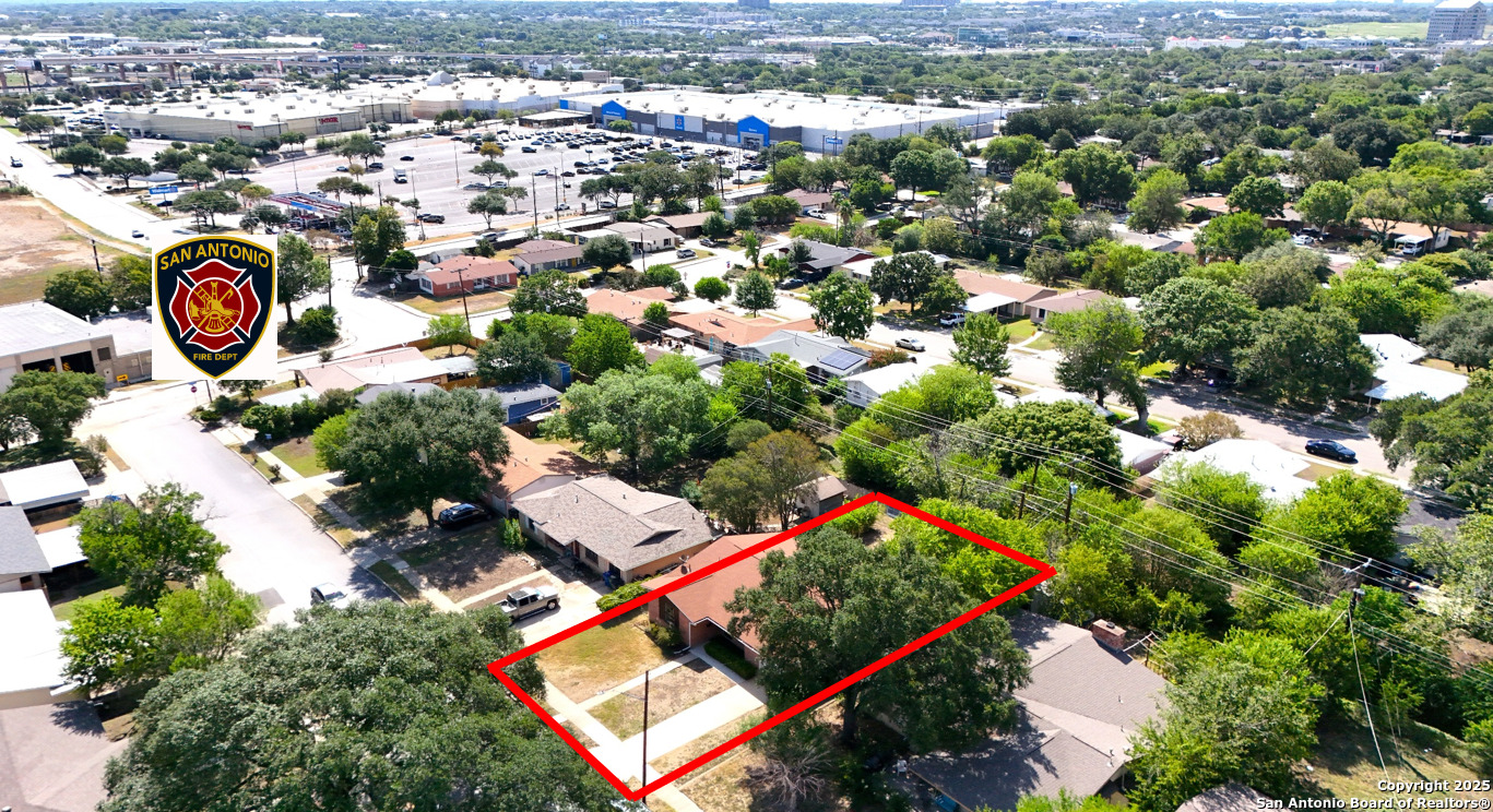618 East Rector Street San Antonio, TX 78216 - Photo 7 of 24 an aerial view of residential houses with outdoor space and trees