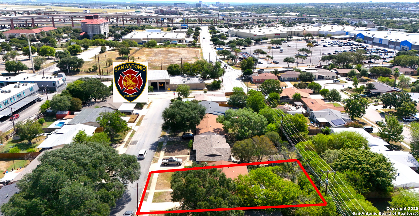 618 East Rector Street San Antonio, TX 78216 - Photo 8 of 24 an aerial view of residential house with outdoor space and lake view in back