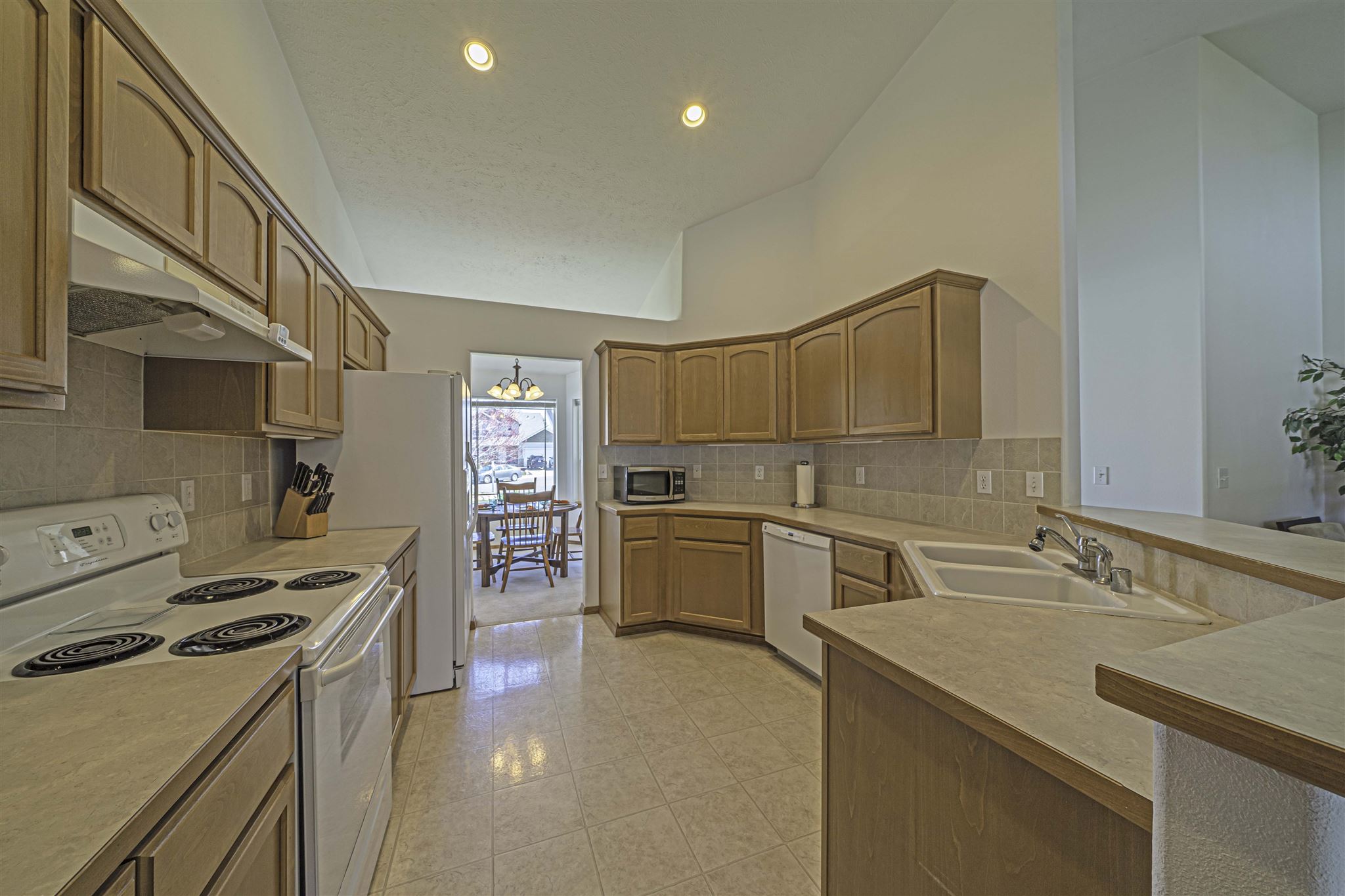 912 South Rees Lane Spokane Valley, WA 99037 - Photo 7 of 26