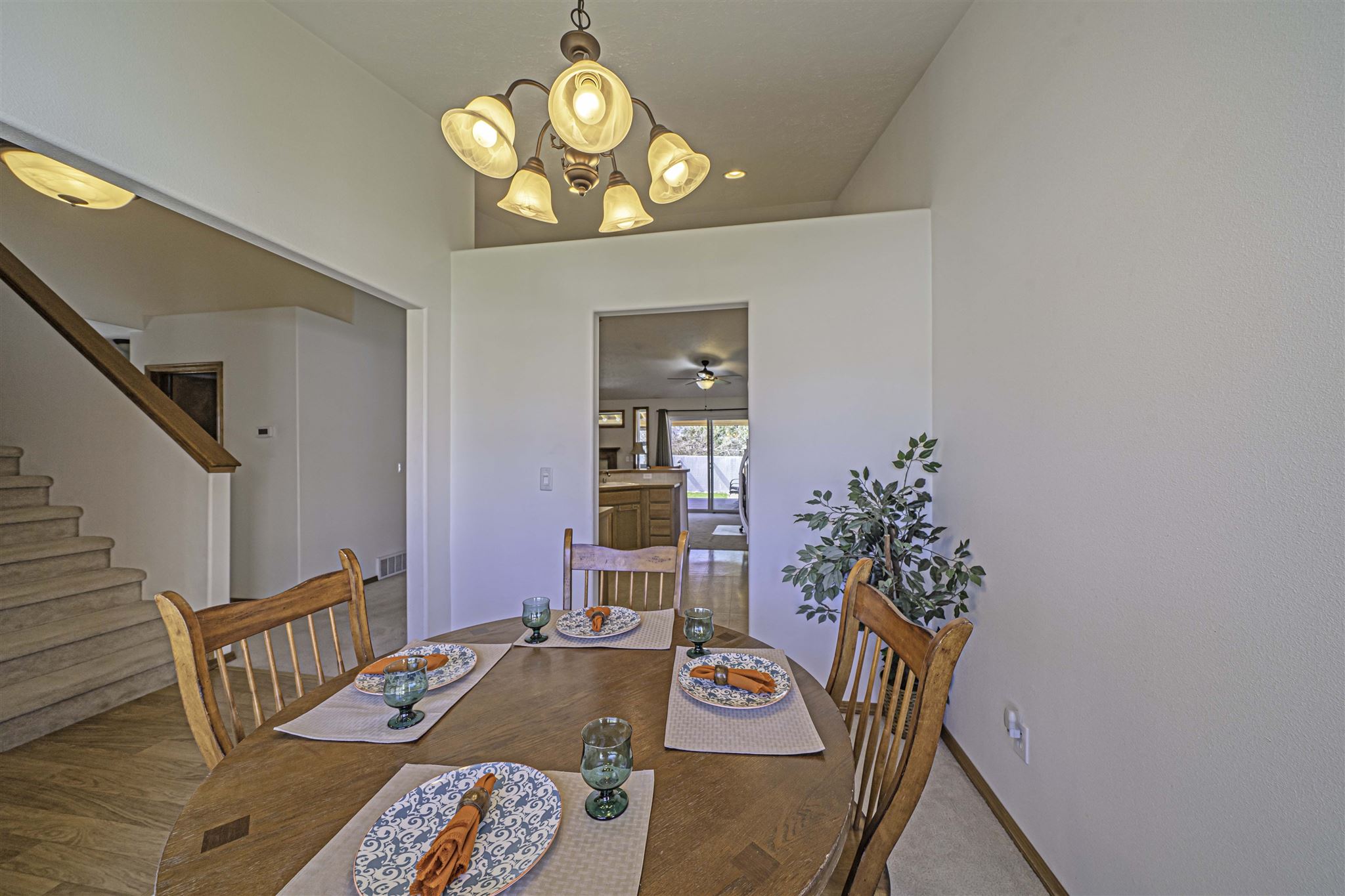 912 South Rees Lane Spokane Valley, WA 99037 - Photo 8 of 26