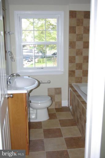 6228 Falkirk Road Baltimore, MD 21239 - Photo 9 of 19 Bath #1