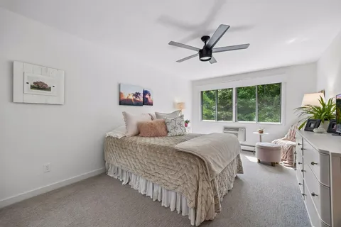 $335,000 | 215 Barry Avenue South, Unit 218, Wayzata, MN 55391