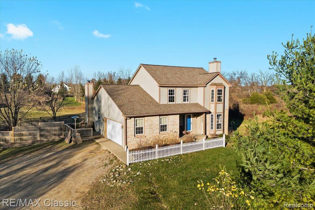 10495 Gordon Road Fenton, MI 48430 - Photo 1 of 44