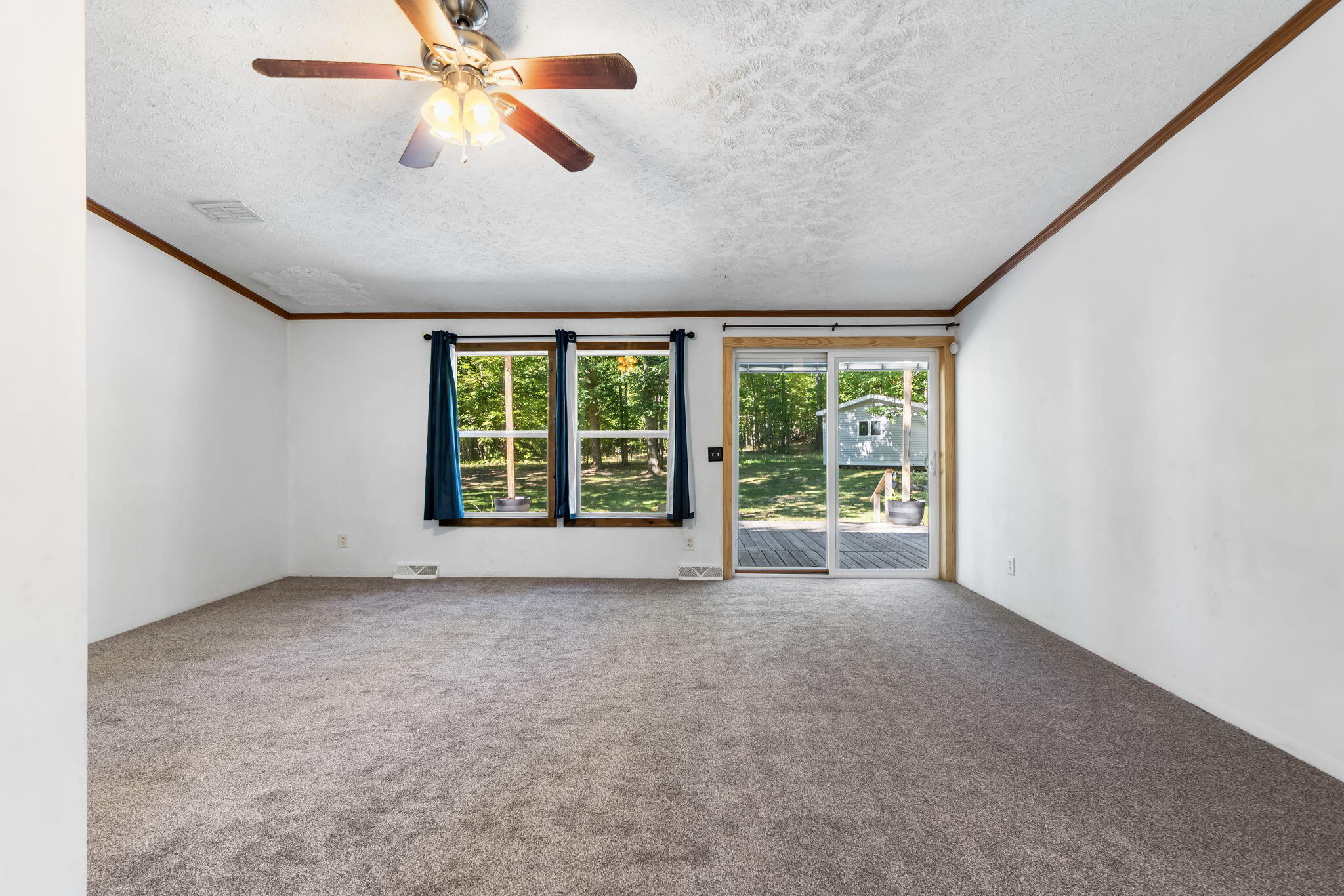 4201 Long Lake Road Cheboygan, MI 49721 - Photo 9 of 41 Gallery Image 9