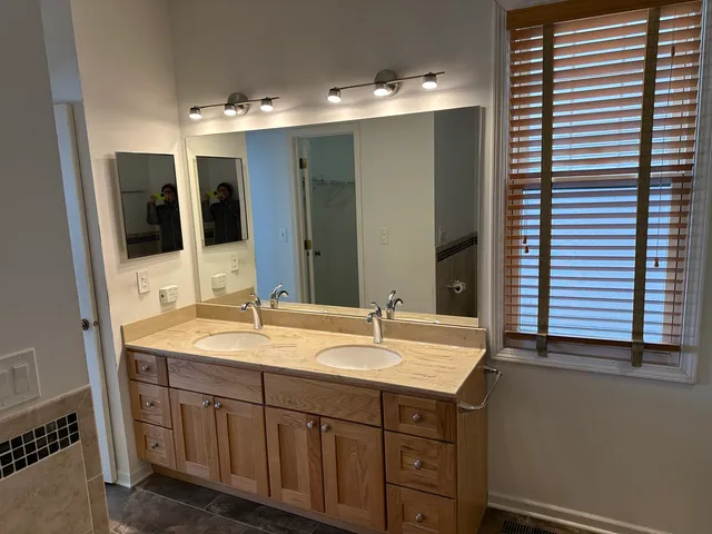 $409,900 | 610 Golfers Lane, Bartlett, IL 60103