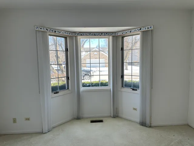 $409,900 | 610 Golfers Lane, Bartlett, IL 60103