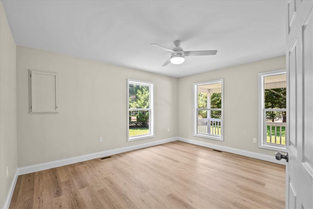 108 Winona Way Walhalla, SC 29691 - Photo 8 of 29 Primary Bedroom