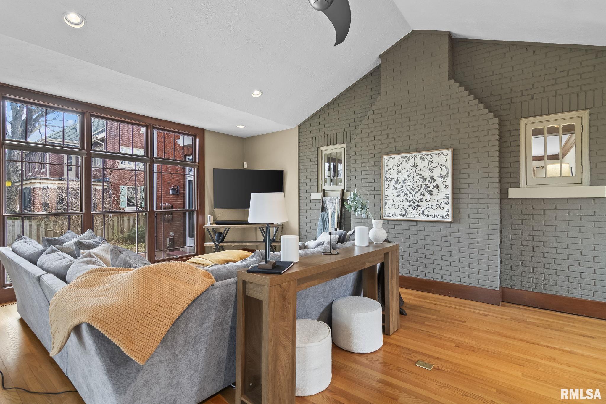 1037 Woodland Avenue Springfield, IL 62704 - Photo 13 of 89