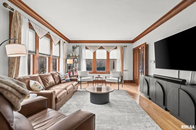 $725,000 | 1037 Woodland Avenue, Springfield, IL 62704