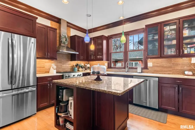 $725,000 | 1037 Woodland Avenue, Springfield, IL 62704