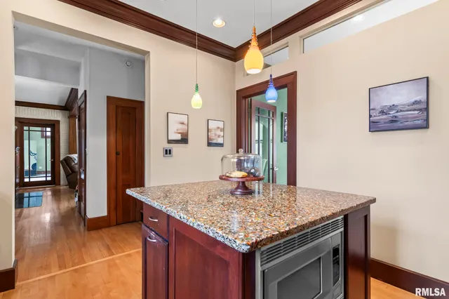 $725,000 | 1037 Woodland Avenue, Springfield, IL 62704