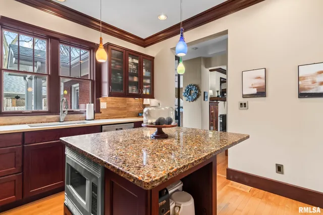 $725,000 | 1037 Woodland Avenue, Springfield, IL 62704