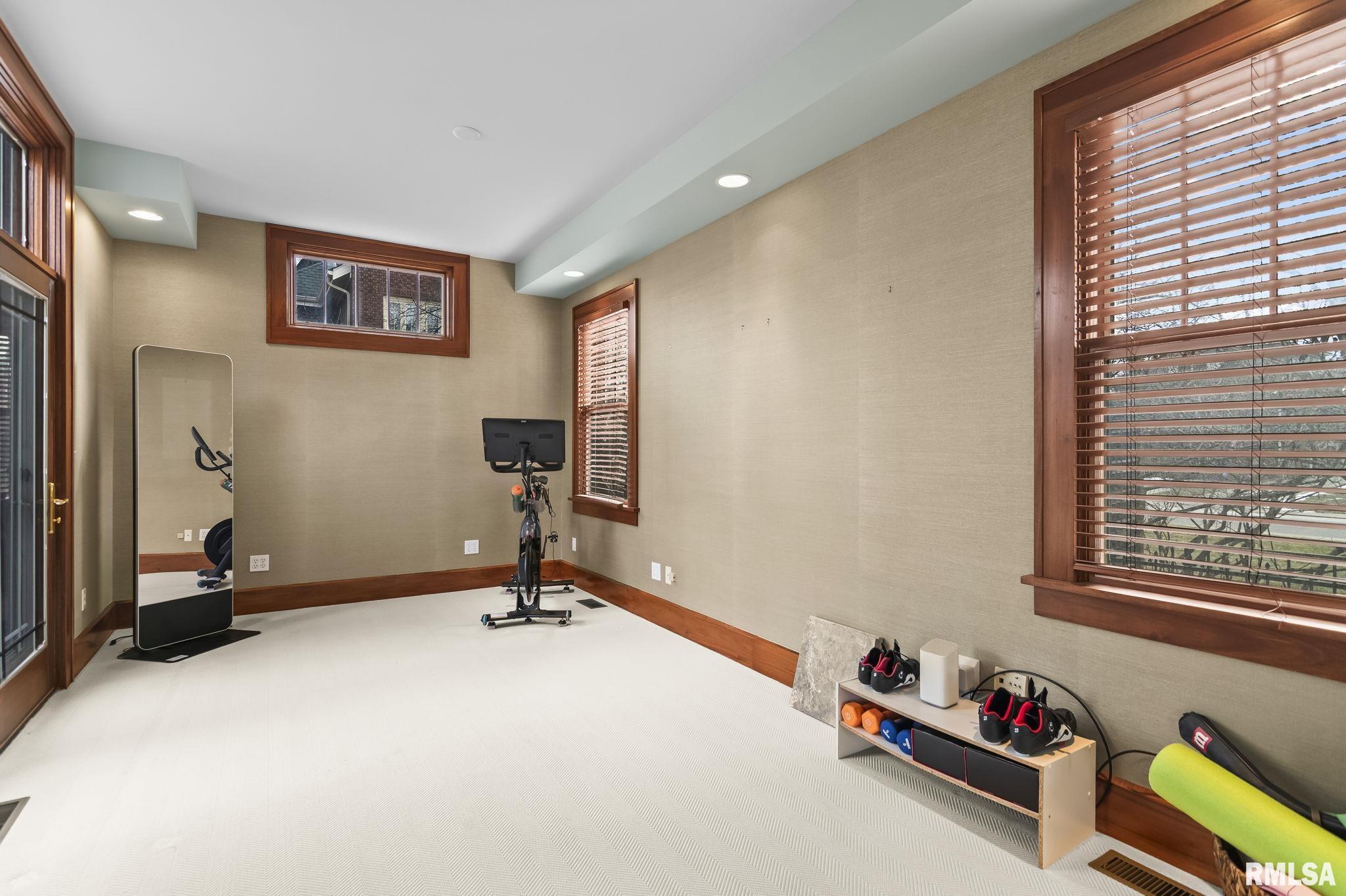 1037 Woodland Avenue Springfield, IL 62704 - Photo 34 of 89