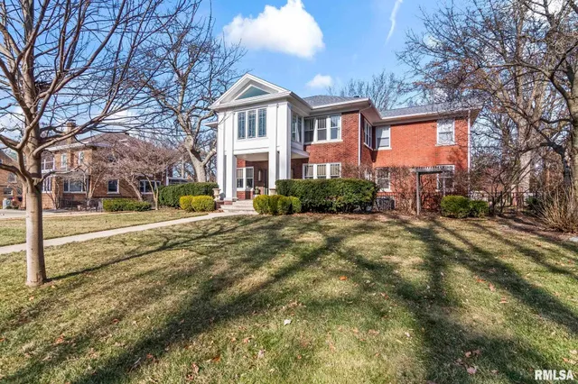 $725,000 | 1037 Woodland Avenue, Springfield, IL 62704