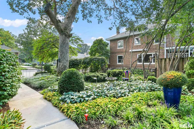 $725,000 | 1037 Woodland Avenue, Springfield, IL 62704