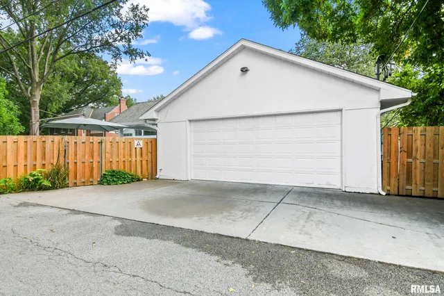 $725,000 | 1037 Woodland Avenue, Springfield, IL 62704