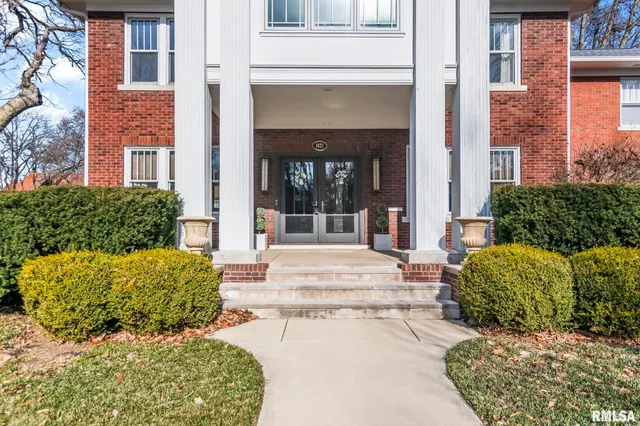 $725,000 | 1037 Woodland Avenue, Springfield, IL 62704