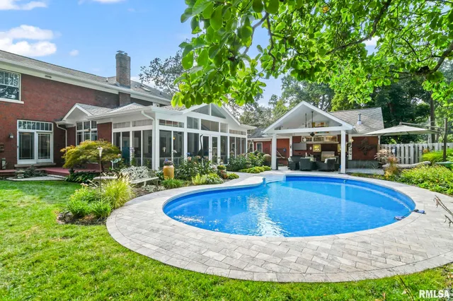 $725,000 | 1037 Woodland Avenue, Springfield, IL 62704