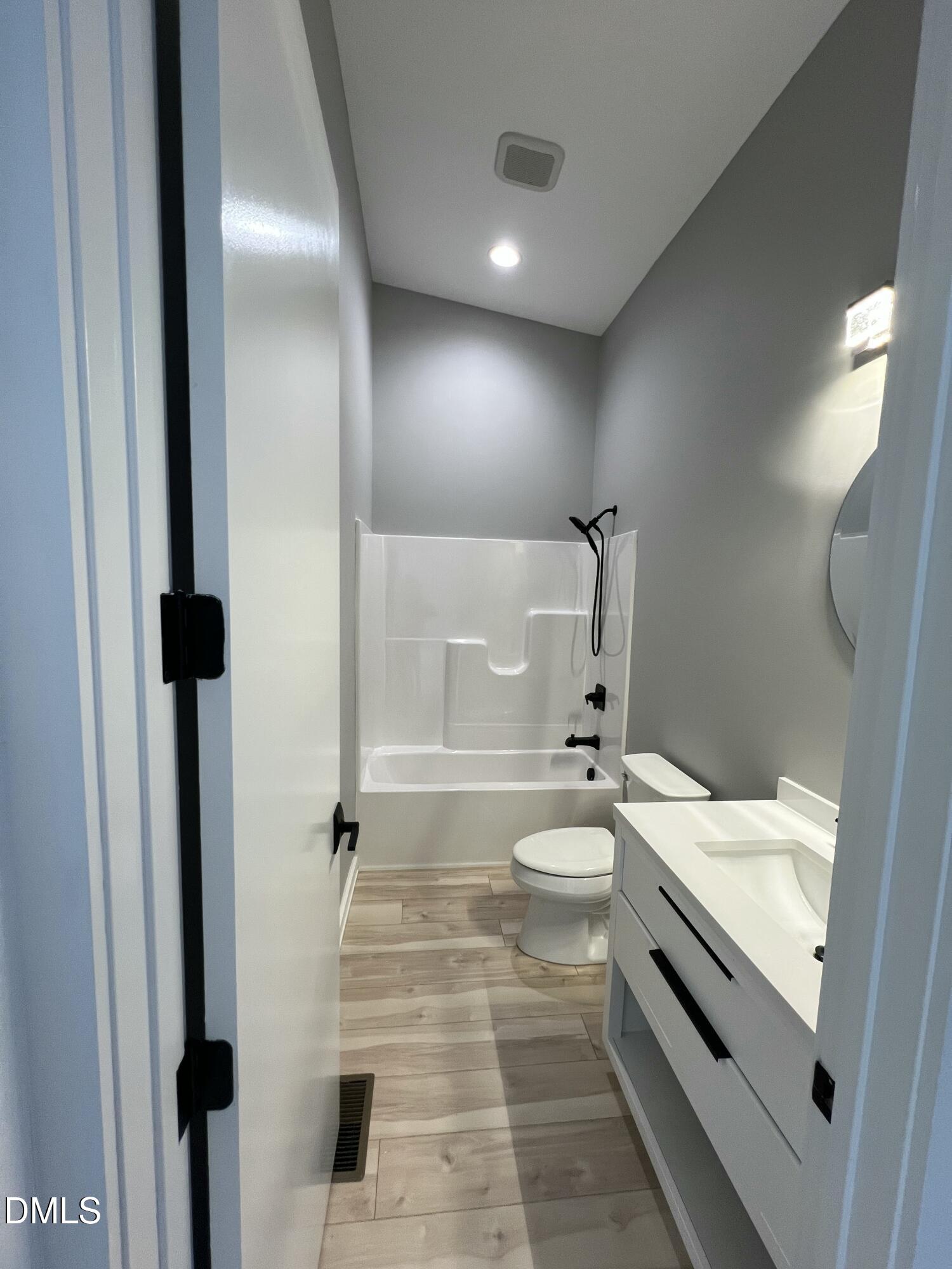 5470 Thom Road Mebane, NC 27302 - Photo 19 of 26 Secondary Bath