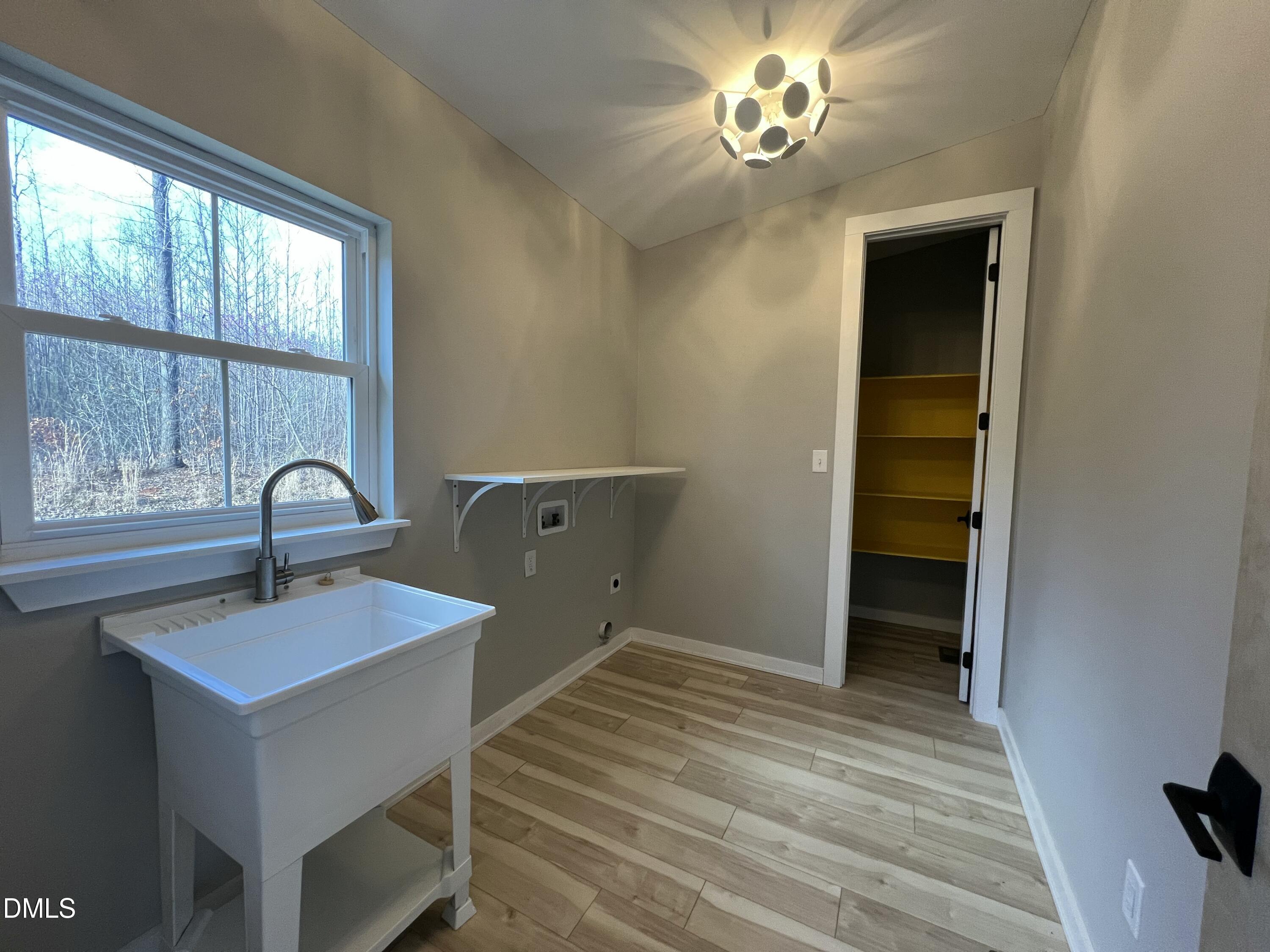 5470 Thom Road Mebane, NC 27302 - Photo 21 of 26 Laundry
