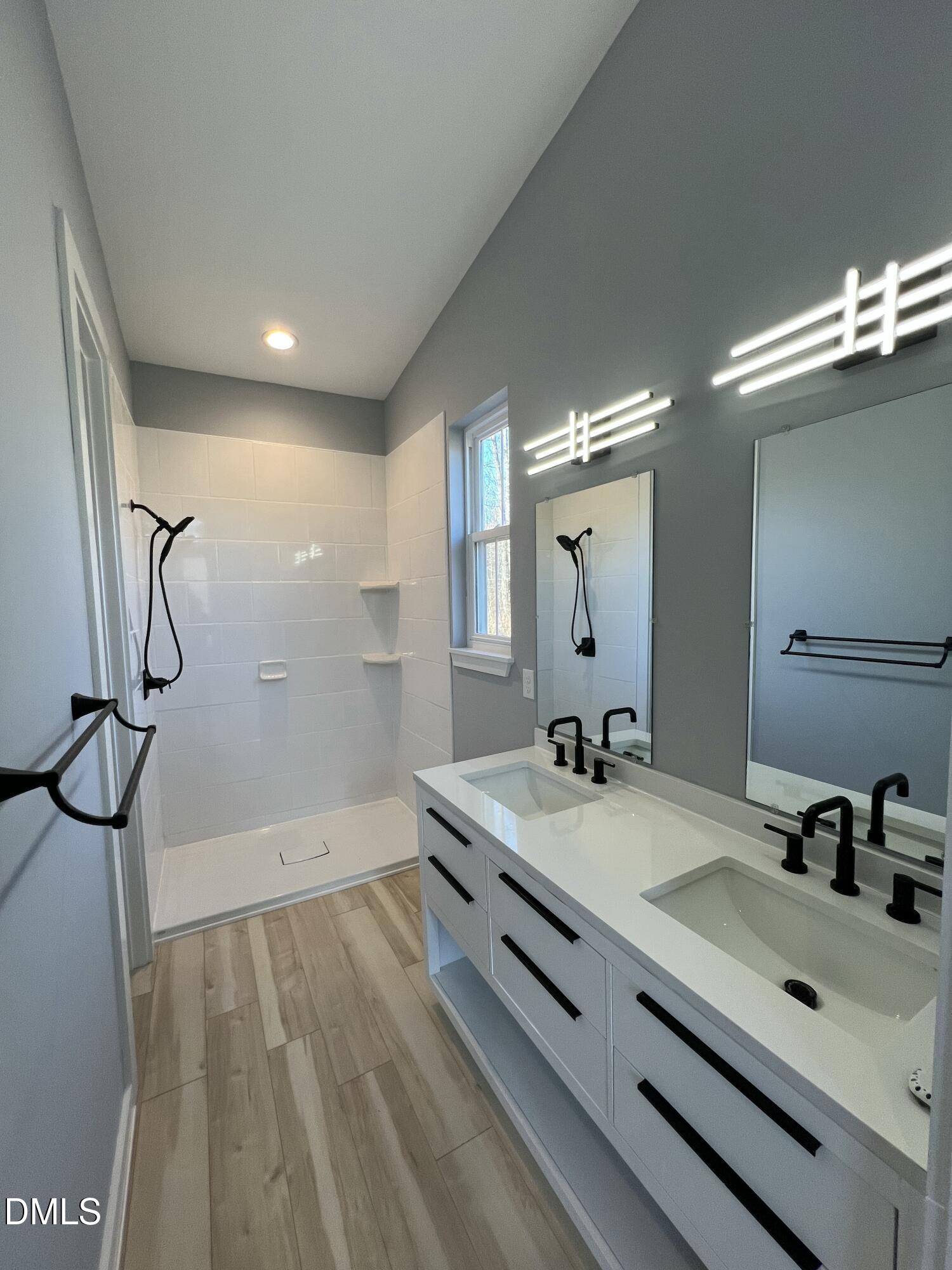 5470 Thom Road Mebane, NC 27302 - Photo 5 of 26 Owner's Bath
