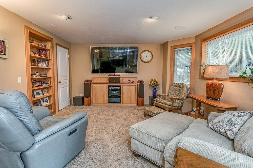 5215 Dark Hollow Road Medford, OR 97501 - Photo 18 of 35 Additional Photo