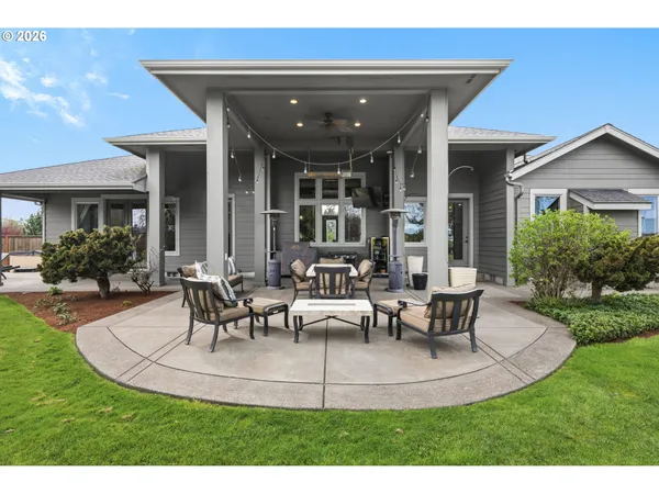 $2,500,000 | 94877 Toftdahl Road, Junction City, OR 97448