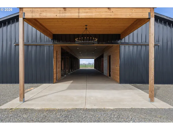 $2,500,000 | 94877 Toftdahl Road, Junction City, OR 97448