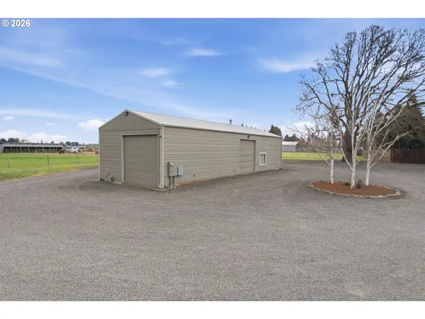 $2,500,000 | 94877 Toftdahl Road, Junction City, OR 97448