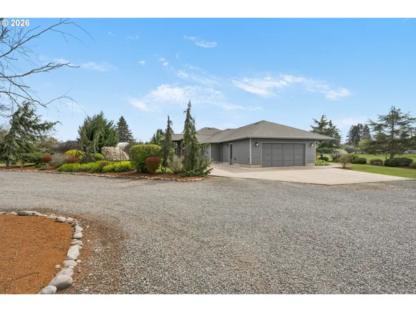 $2,500,000 | 94877 Toftdahl Road, Junction City, OR 97448