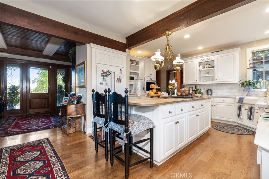 5415 Fairhills Road Paso Robles, CA 93446 - Photo 25 of 73 Great kitchen for entertaining.