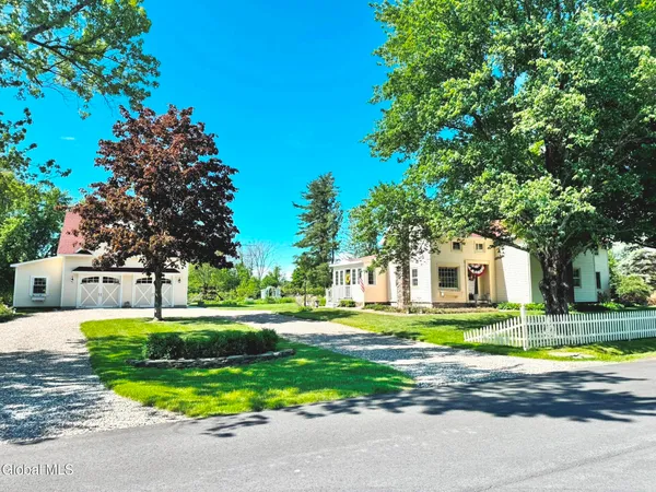$524,000 | 944 Stony Point Road, Schodack, NY 12033