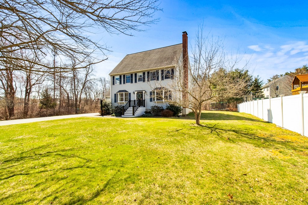 243 Bailey Street Canton, MA 02021 - Photo 3 of 33 Gallery Image 3