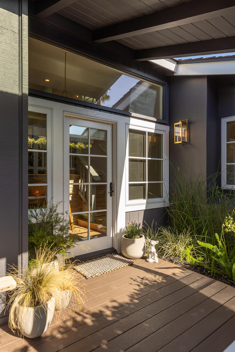 420 Seaview Road Montecito, CA 93108 - Photo 3 of 26 a front view of a house