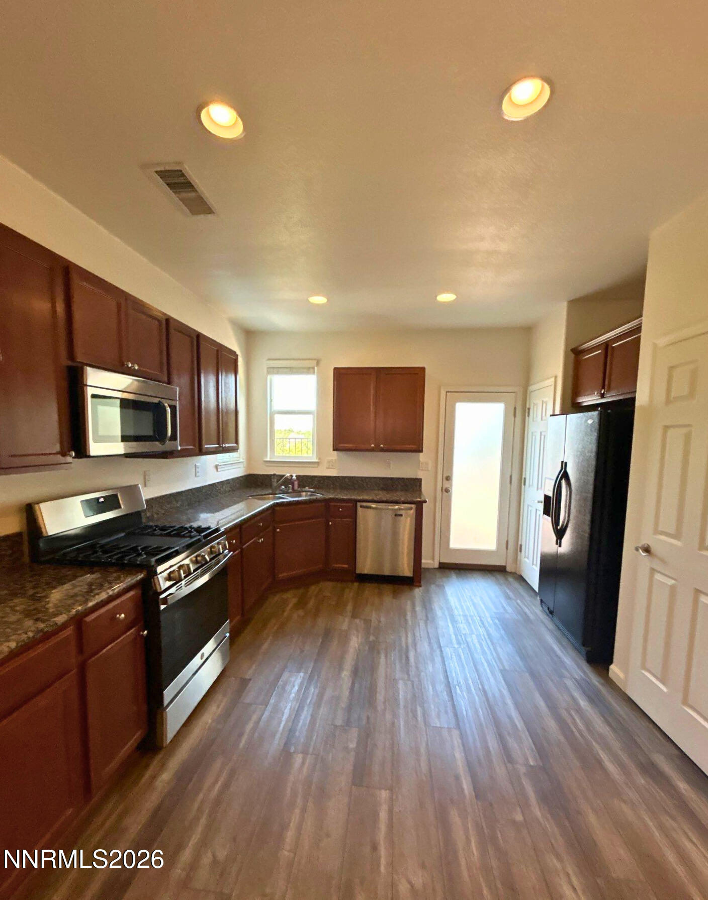 5900 Promontory Drive Reno, NV 89523 - Photo 5 of 14 89288b88-d0eb-4208-af4e-57bdcc4b279f