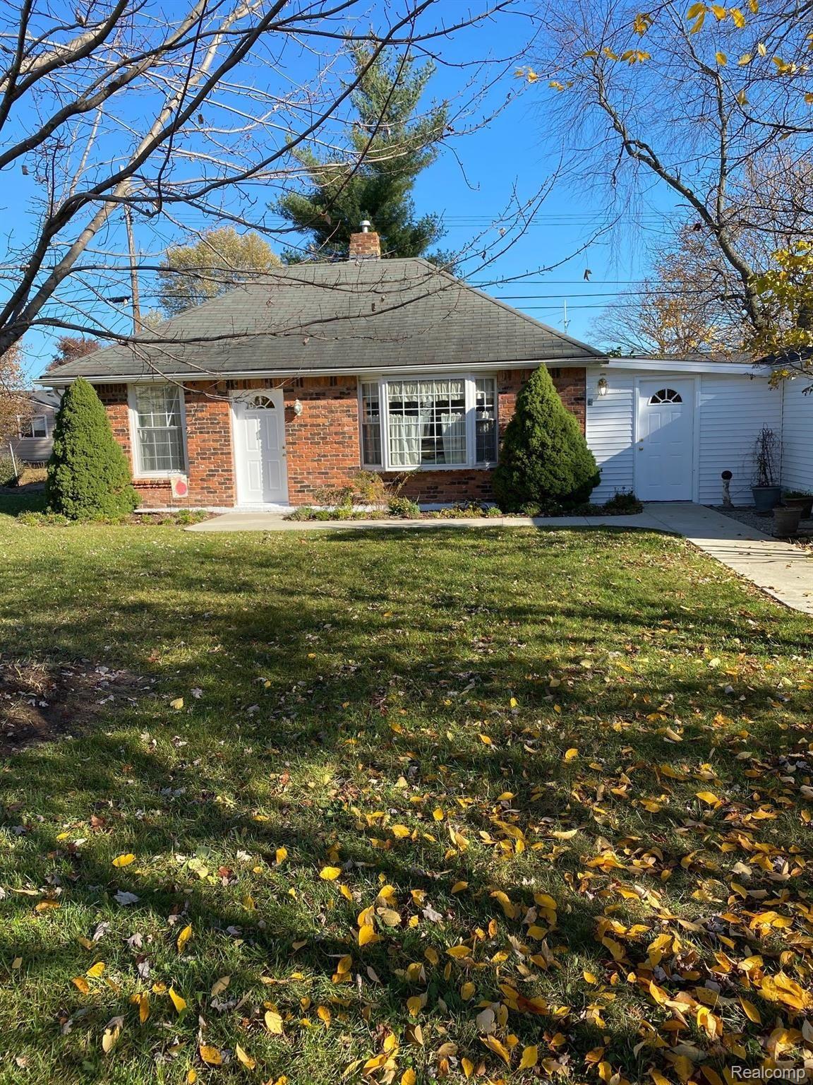 2421 Harrison Avenue Rochester, MI 48307 - Photo 1 of 16 IMG_0524.jpg