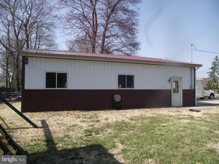 125 Oberlin Road Pennsville, NJ 08070 - Photo 10 of 18 Garage