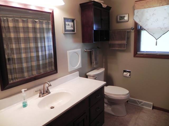 13001 Coyne Center Road Milan, IL 61264 - Photo 11 of 12 Gallery Image 11