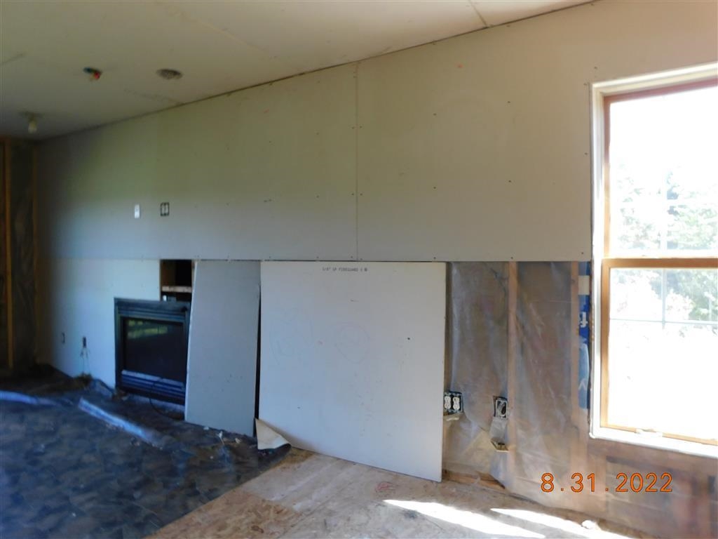 9095 South Wyman Road Blanchard, MI 49310 - Photo 7 of 19
