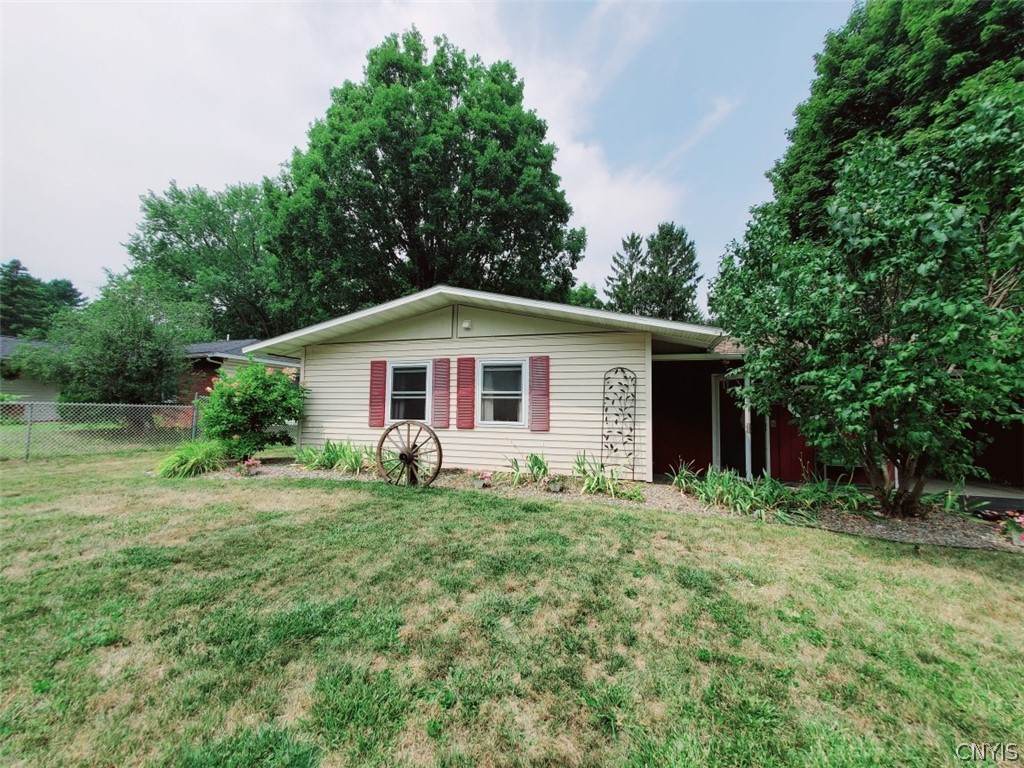 108 Barclay Road Camillus, NY 13031 - Photo 1 of 1 Welcome to 108 Barclay Rd!