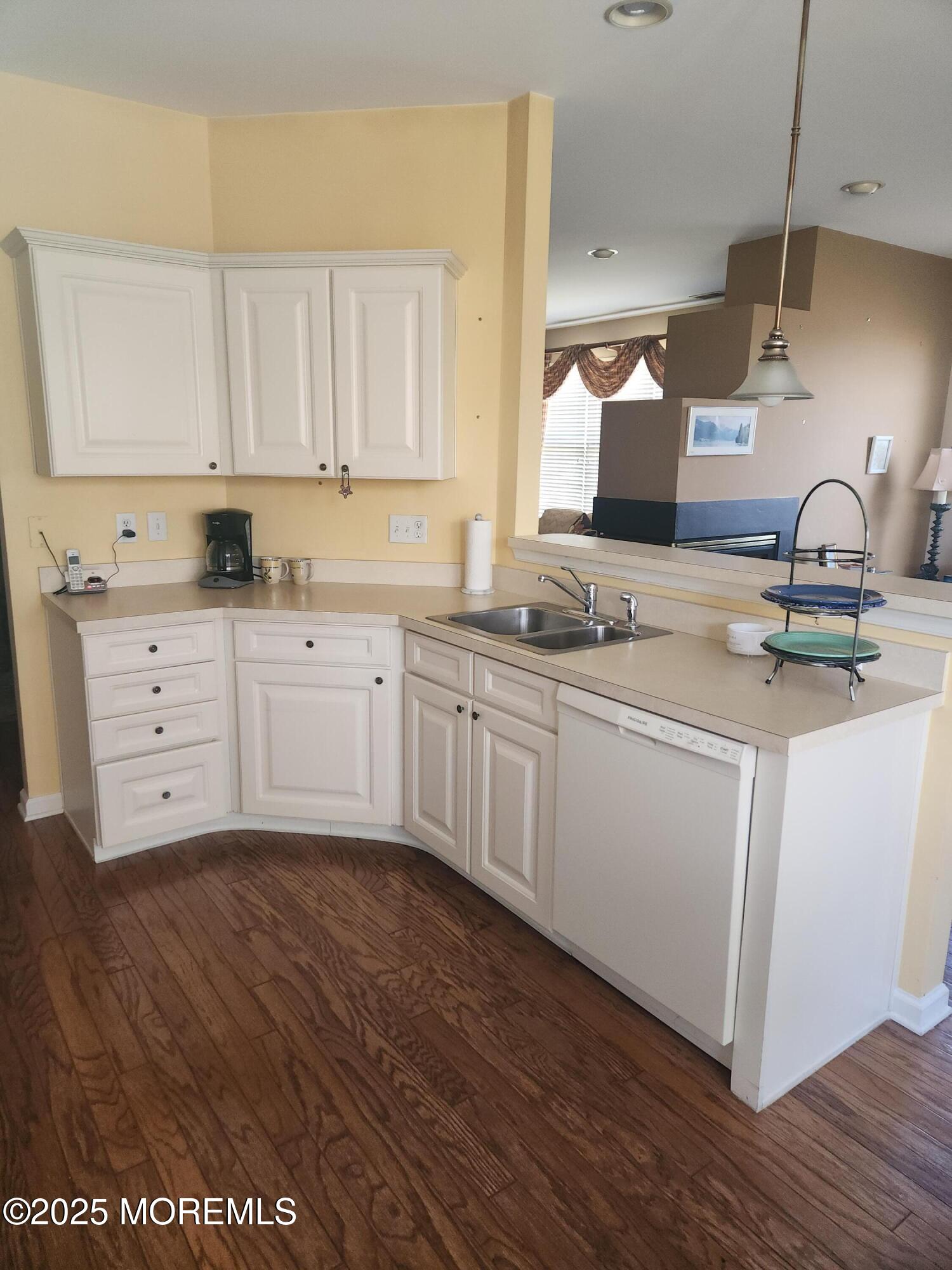 137 Warwick Road Galloway Township, NJ 08205 - Photo 12 of 30 20250323_142435