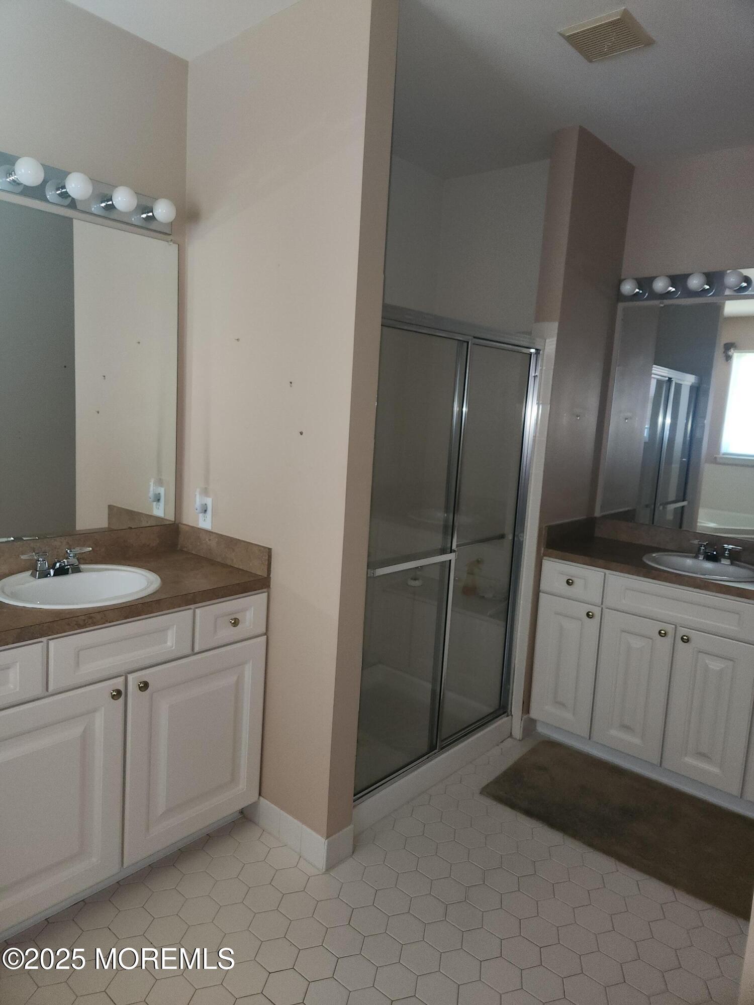 137 Warwick Road Galloway Township, NJ 08205 - Photo 23 of 30 20250323_142711
