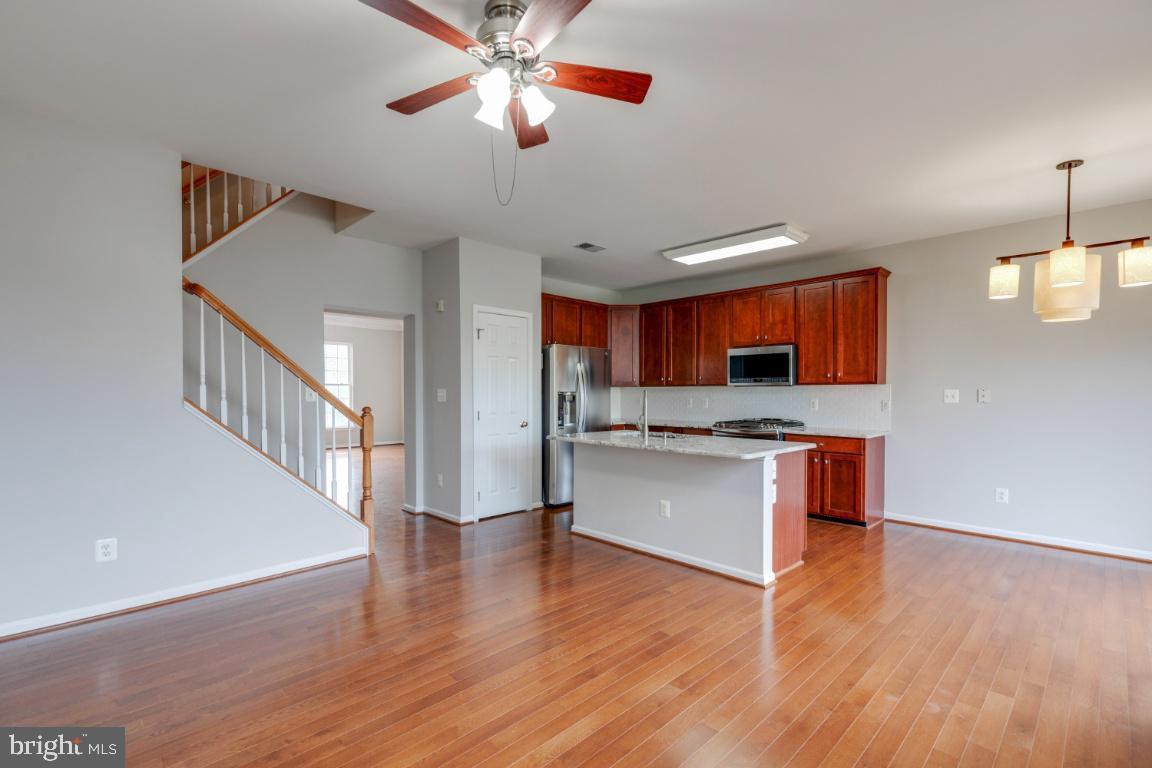 25286 McIntyre Square Chantilly, VA 20152 - Photo 14 of 35