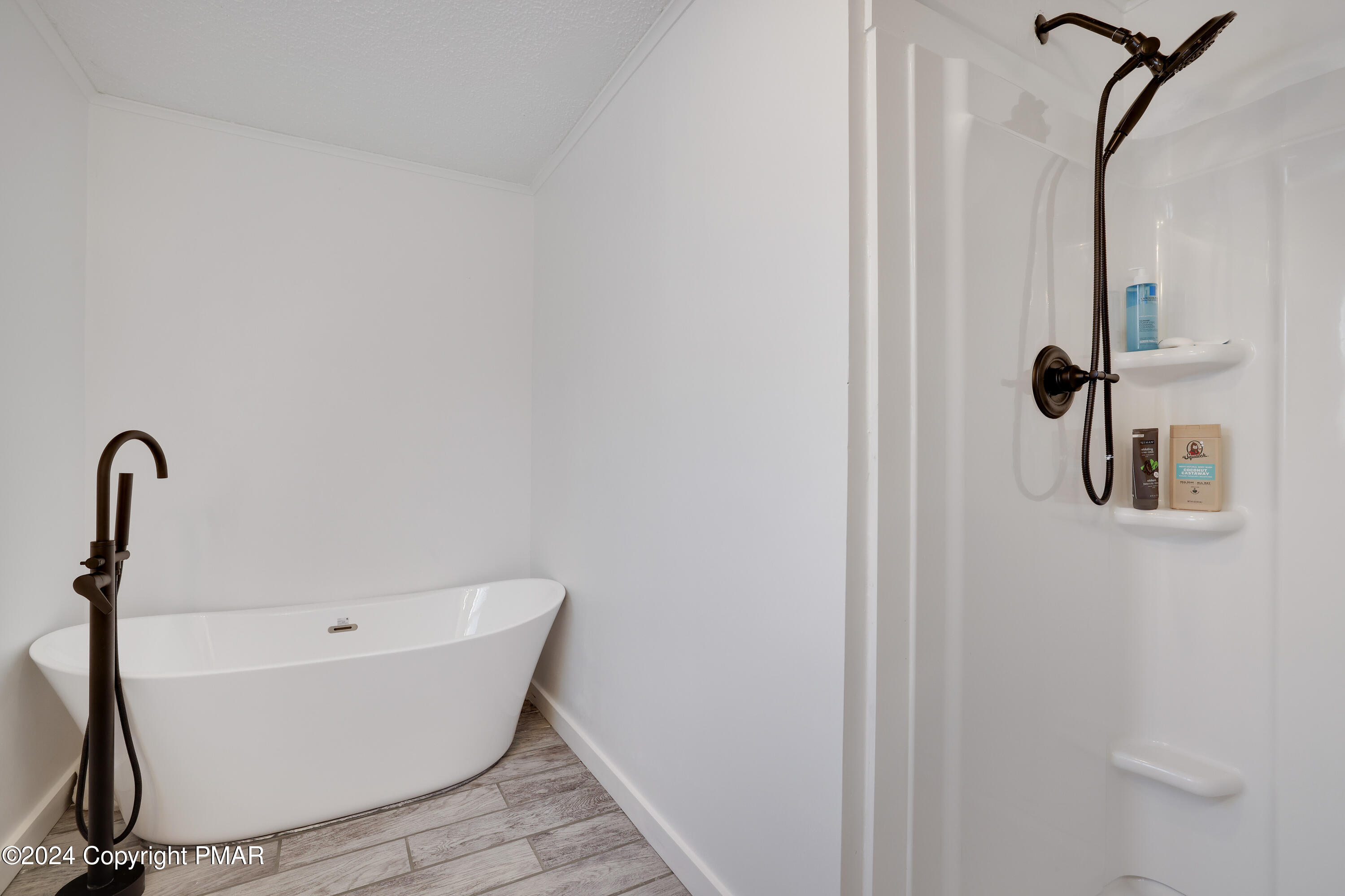 175 Rock Road East Stroudsburg, PA 18302 - Photo 16 of 43 Main Bathroom
