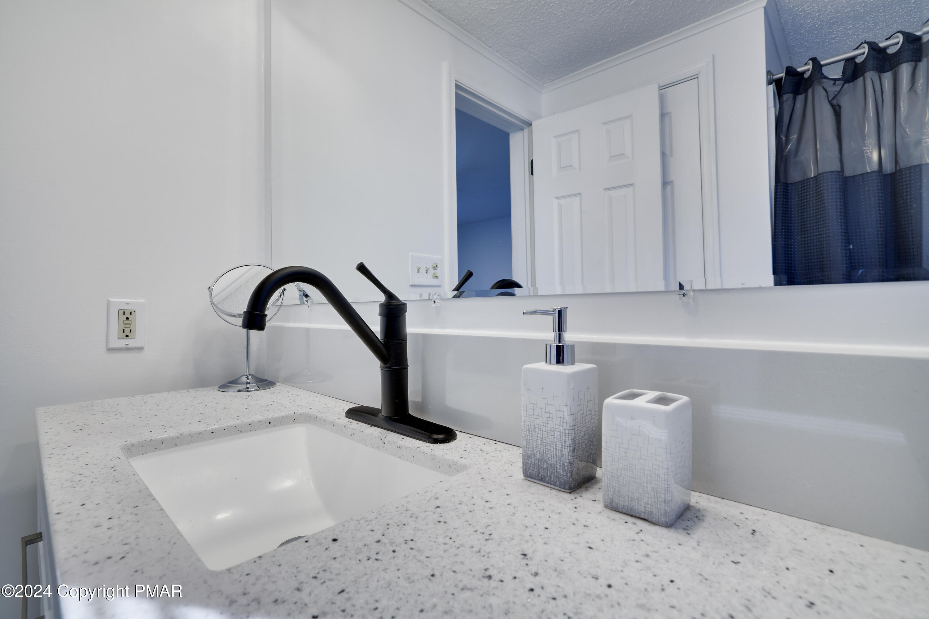175 Rock Road East Stroudsburg, PA 18302 - Photo 17 of 43 Main Bathroom