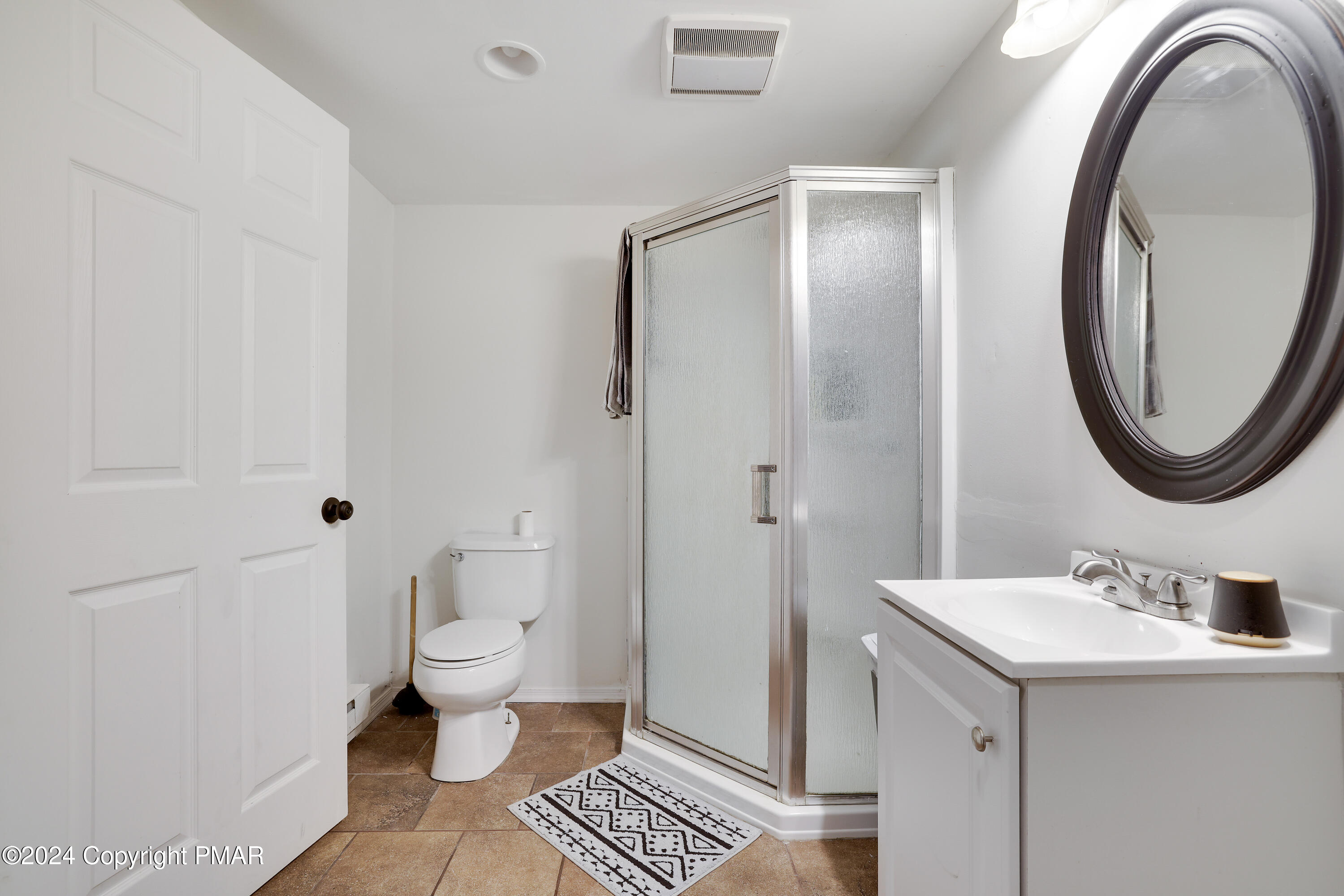 175 Rock Road East Stroudsburg, PA 18302 - Photo 25 of 43 Bathroom 3