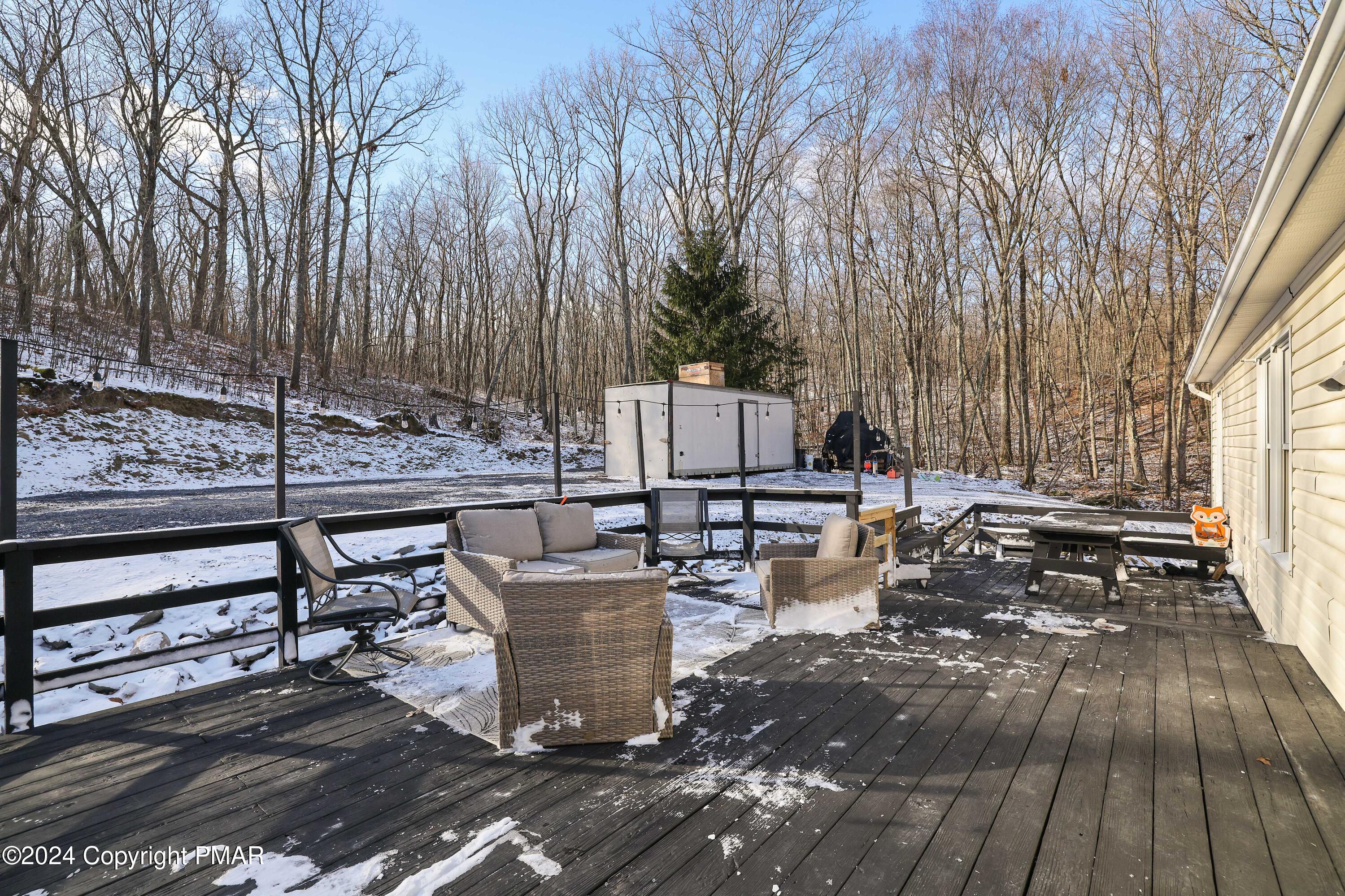 175 Rock Road East Stroudsburg, PA 18302 - Photo 31 of 43 Deck