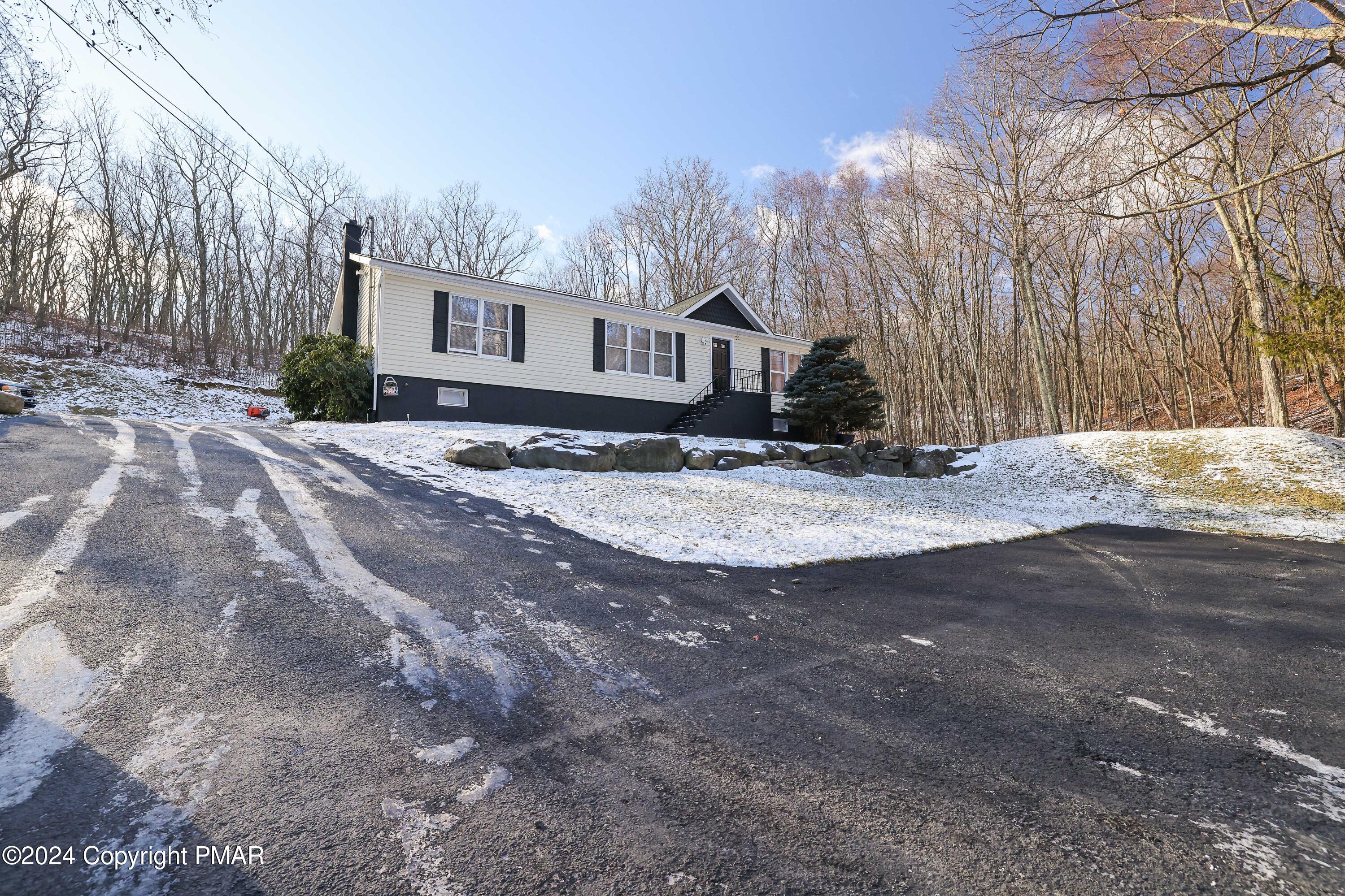 175 Rock Road East Stroudsburg, PA 18302 - Photo 36 of 43 Driveway