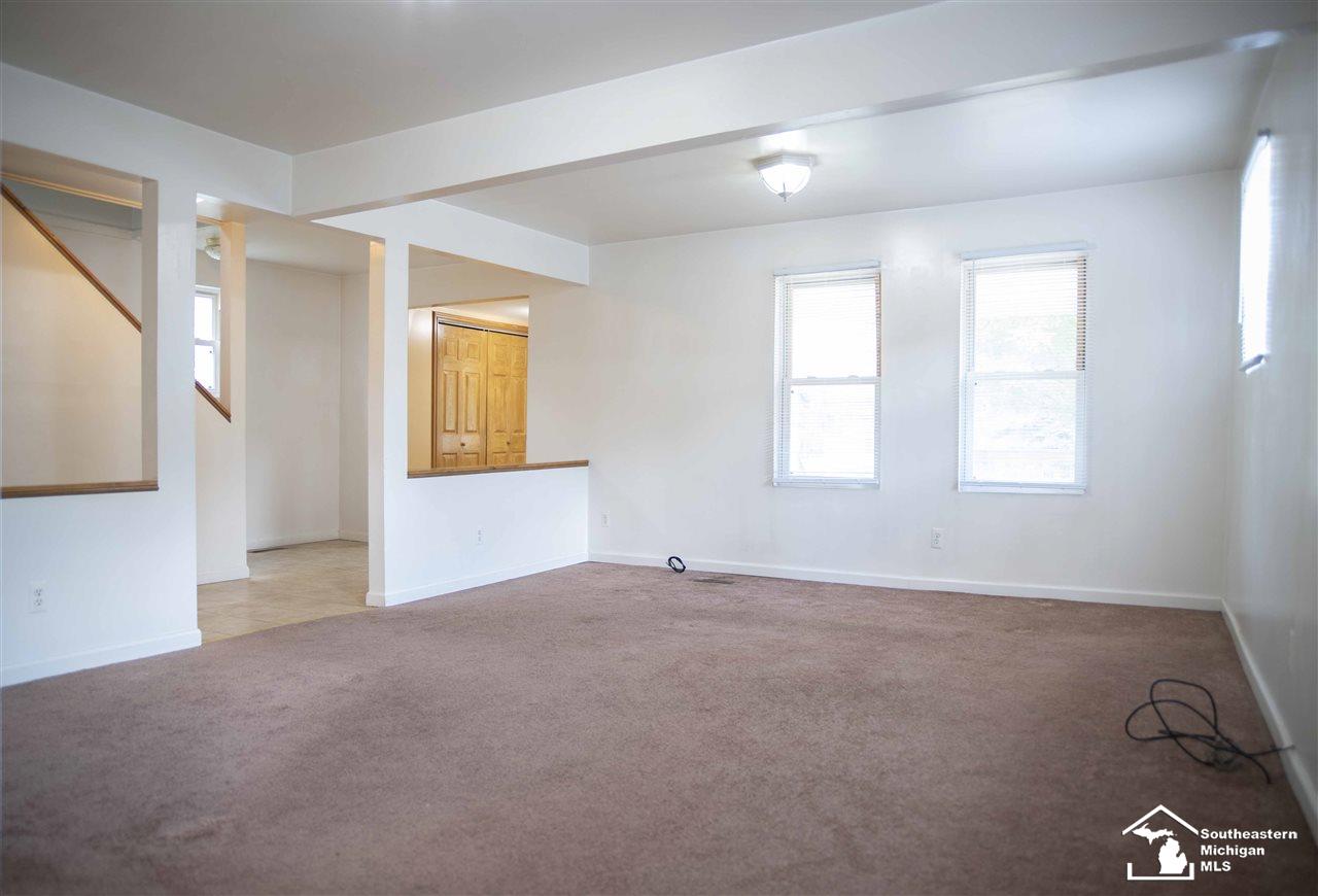 4343 Dewey Road Newport, MI 48166 - Photo 12 of 27 50020839-11.JPG